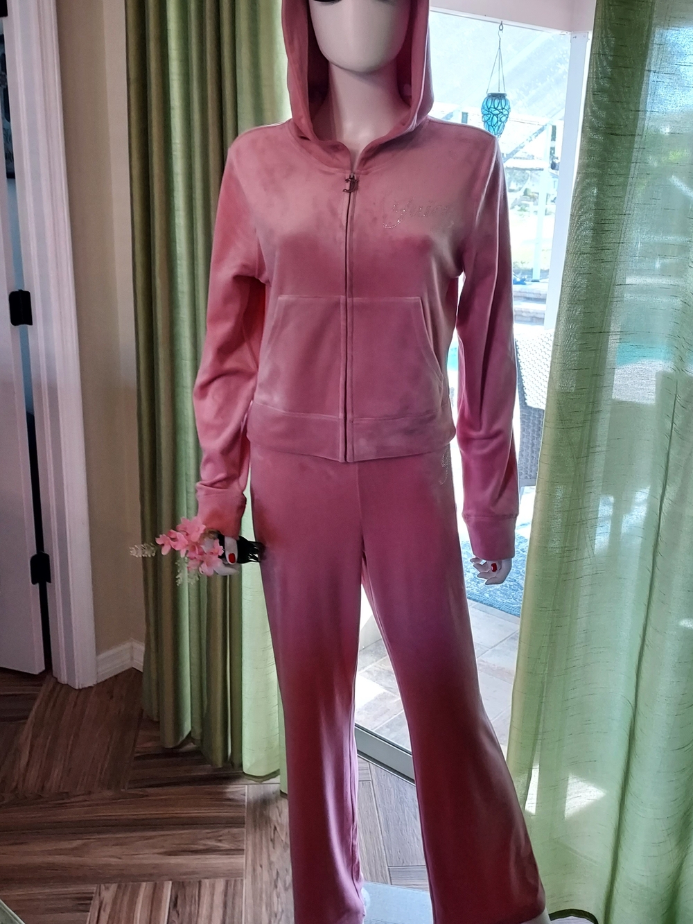 Juicy Couture Pink Velour Zip Hoodie & Straight-Leg Track Set: L (Jr.) M in Miss